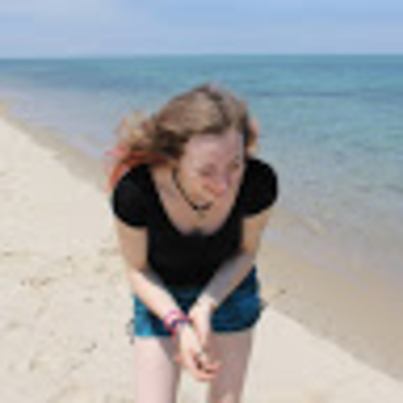 Meet your Posher, Julia - Picture 1 of 1